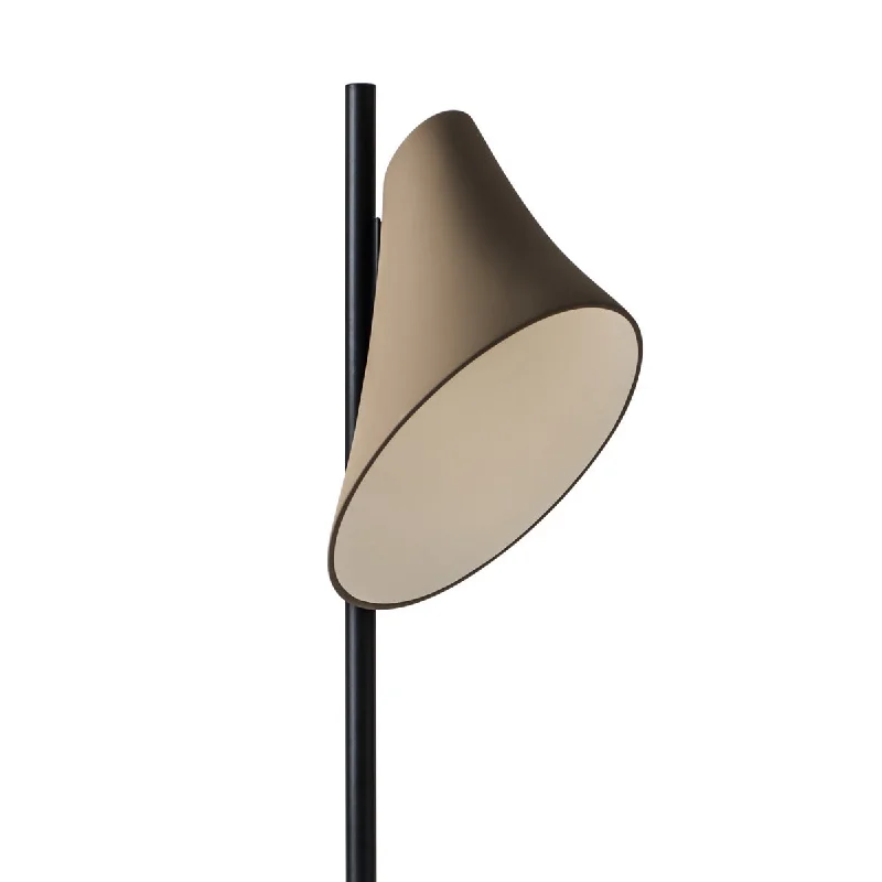 Metal Floor Lamp with a Matte Black Finish for a Sleek LookVeneza Floor Lamp